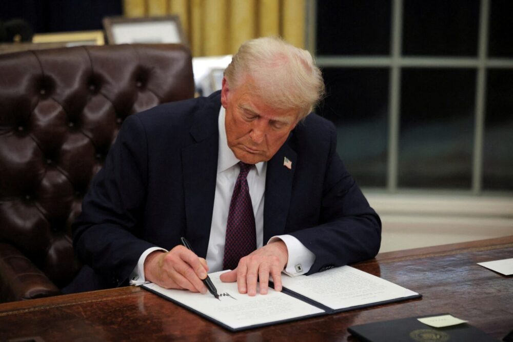 Šok za bh izvoznike- Donald Trump najavio uvođenje carine od 30% za BiH